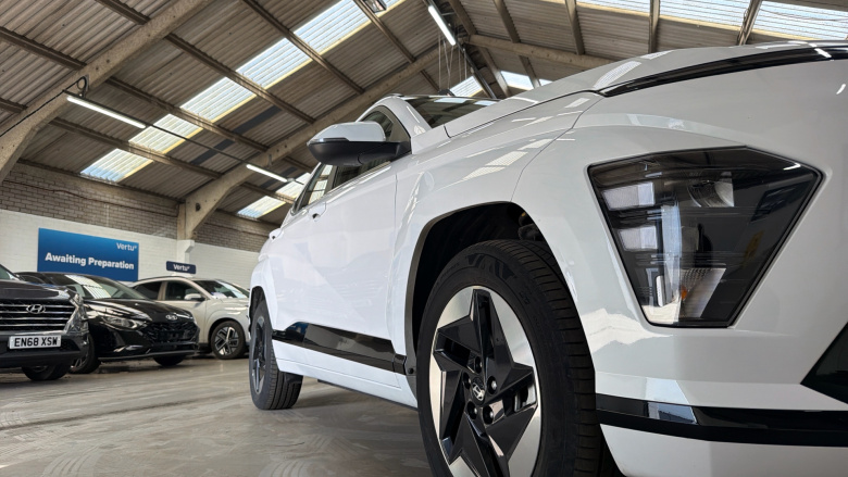 Hyundai KONA 160kW Advance 65kWh 5dr Auto Electric Hatchback